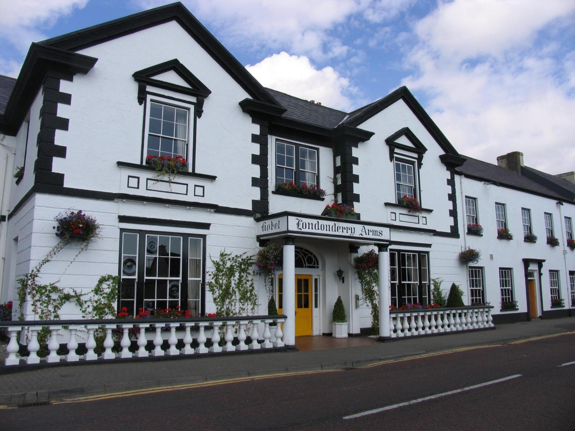 Londonderry Arms Hotel Carnlough Exterior foto